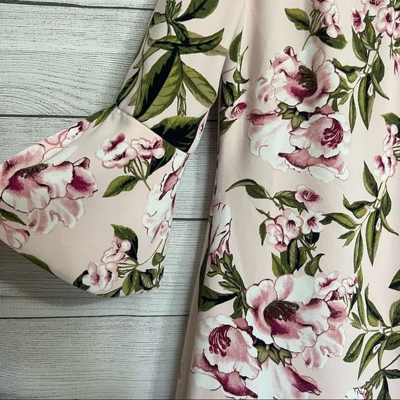 White House Black Market size 2 Petal-Sleeve Shift Dress
STYLE: 570278614 NWT - Picture 4 of 16